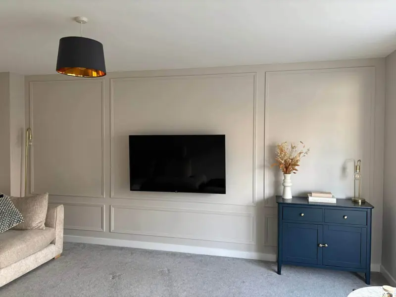 Wall mounted TV